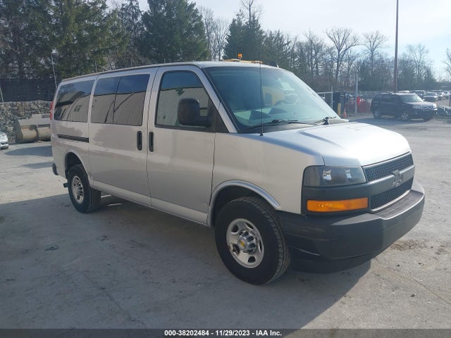 Chevrolet Express 2500 Work Van 2018 1GCWGAFP5J1309040 Image 1