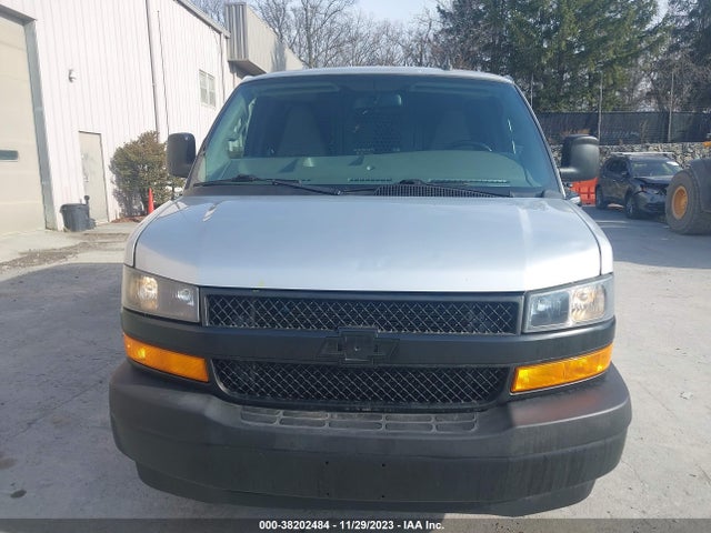 Chevrolet Express 2500 Work Van 2018 1GCWGAFP5J1309040 Image 12