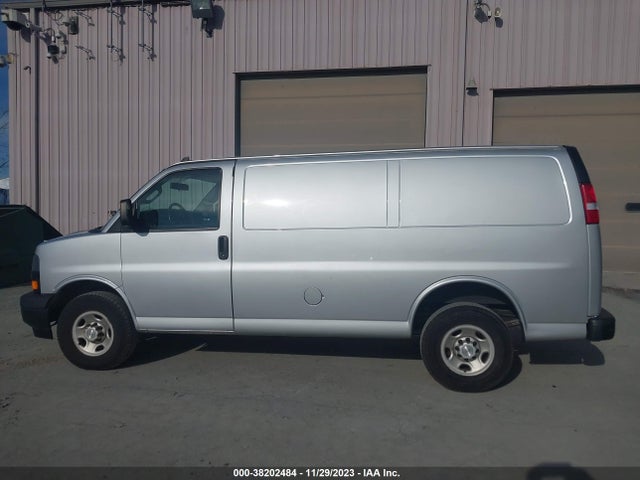Chevrolet Express 2500 Work Van 2018 1GCWGAFP5J1309040 Image 14