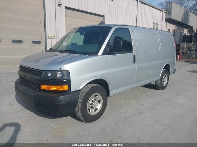 Chevrolet Express 2500 Work Van 2018 1GCWGAFP5J1309040 Image 2
