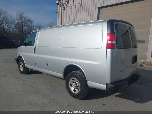 Chevrolet Express 2500 Work Van 2018 1GCWGAFP5J1309040 Image 3