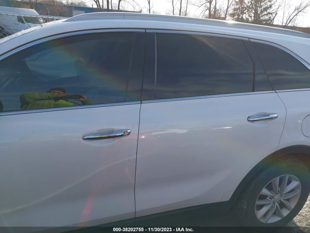 2017 KIA SORENTO 2.4L LX VIN: 5XYPGDA38HG230109