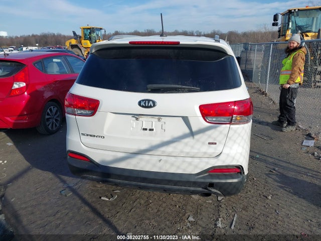 2017 KIA SORENTO 2.4L LX VIN: 5XYPGDA38HG230109