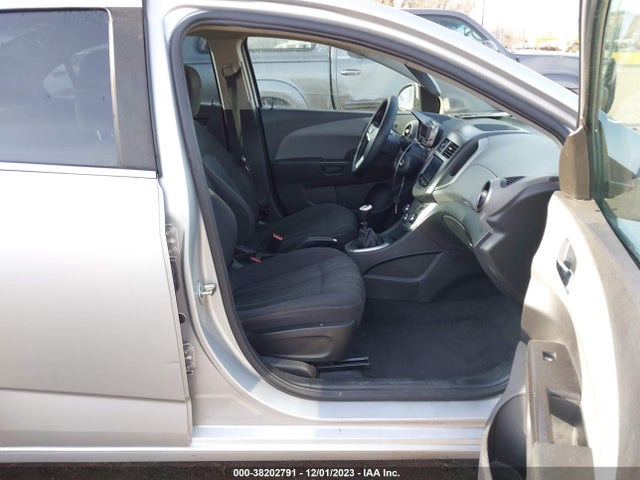 1G1JD5SH9E4148407 Chevrolet Sonic Lt Manual
