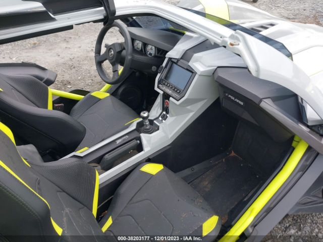 2018 POLARIS SLINGSHOT 57XAARFA2J8126182 Photo 4
