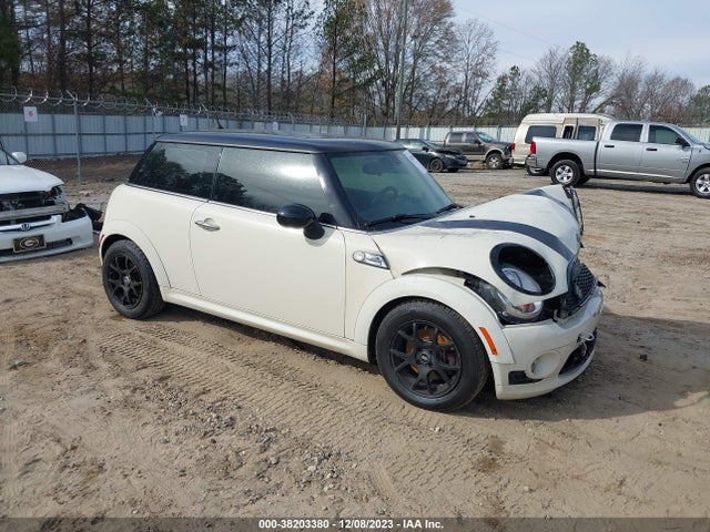 2010 MINI COOPER WMWMF3C59ATZ65199 Photo 0