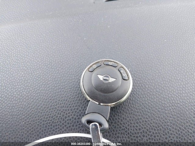 2010 MINI COOPER WMWMF3C59ATZ65199 Photo 10