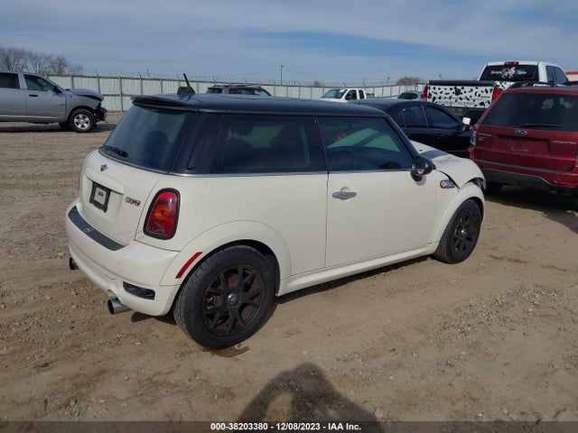 2010 MINI COOPER WMWMF3C59ATZ65199 Photo 3