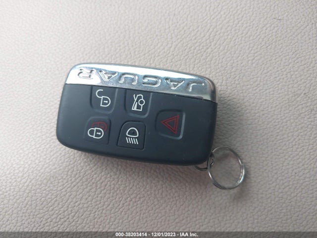 2018 JAGUAR XE SAJAE4FN9JCP22634 Photo 10