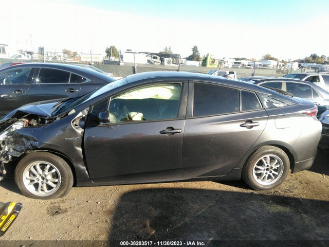 Toyota Prius Two 2016 JTDKBRFU7G3003634 Image 15