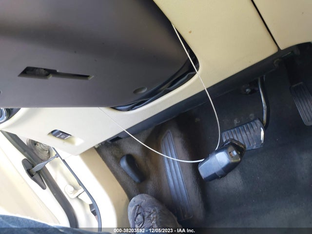 2013 LINCOLN MKZ VIN: 3LN6L2G99DR824873