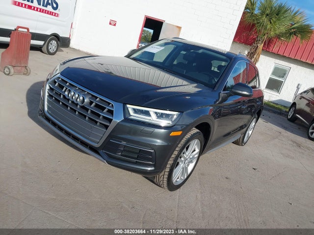 WA1BNAFY4J2067813 Audi Q5 2.0t Tech Premium/2.0t Premium