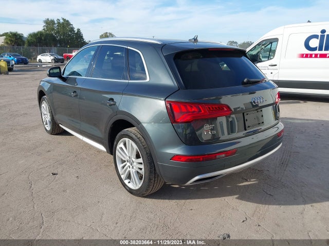 WA1BNAFY4J2067813 Audi Q5 2.0t Tech Premium/2.0t Premium