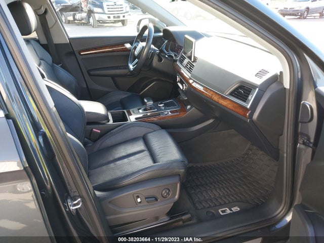 WA1BNAFY4J2067813 Audi Q5 2.0t Tech Premium/2.0t Premium
