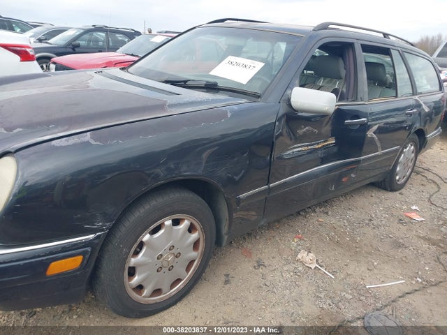1998 MERCEDES-BENZ E 320 AWD VIN: WDBJH82F2WX003025