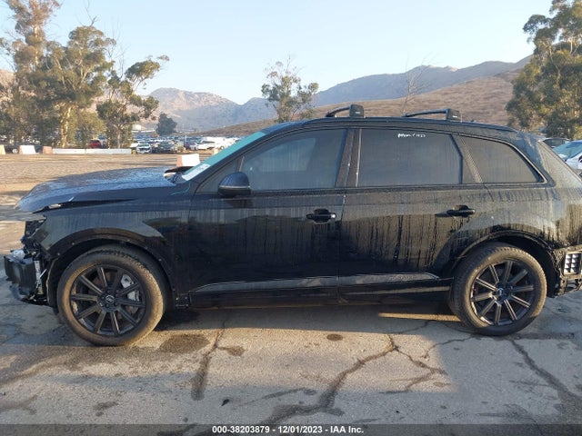 2017 AUDI Q7 3.0T PREMIUM VIN: WA1LAAF77HD030177
