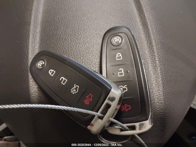 1FADP5CU2GL111219 Ford C-max Energi Sel