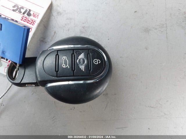 2016 MINI CONVERTIBLE WMWWG5C57G3C19136 Photo 10