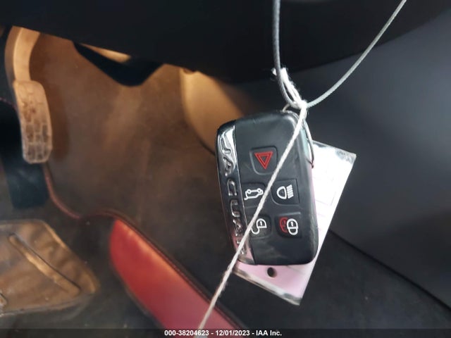 2017 JAGUAR XE SAJAF4BV5HA944158 Photo 10