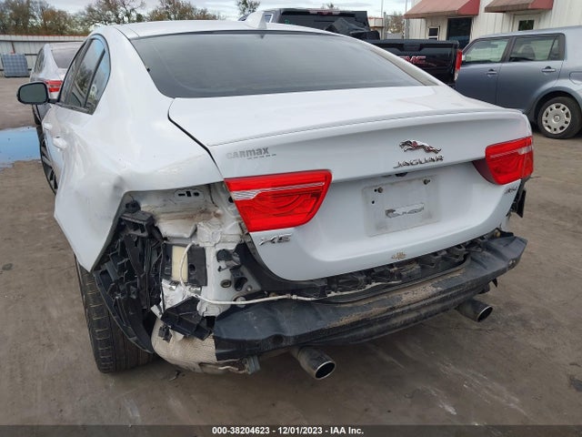 2017 JAGUAR XE SAJAF4BV5HA944158 Photo 5