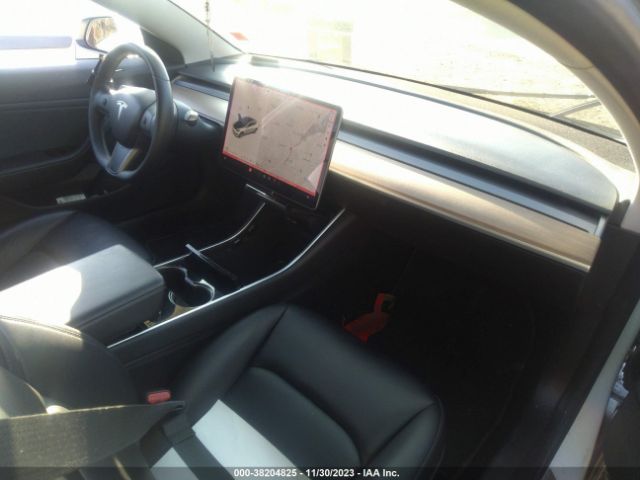 2019 TESLA MODEL 3 5YJ3E1EB9KF493387 Photo 4