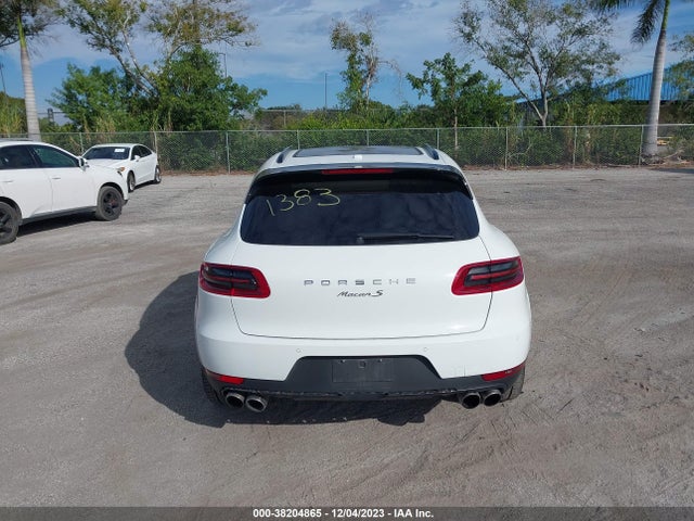 Porsche MACAN S 2018 WP1AB2A50JLB31383 Image 16