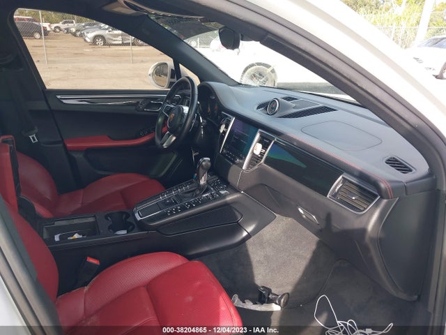 2018 PORSCHE MACAN WP1AB2A50JLB31383 Photo 4