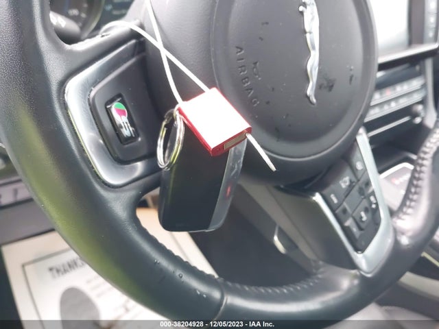 2018 JAGUAR F-PACE SADCM2FV4JA244959 Photo 10