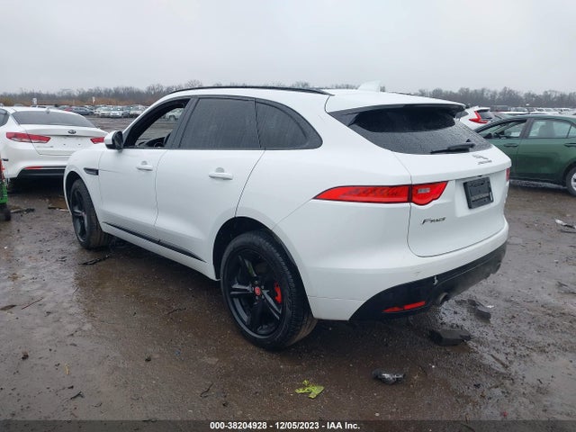 2018 JAGUAR F-PACE SADCM2FV4JA244959 Photo 2