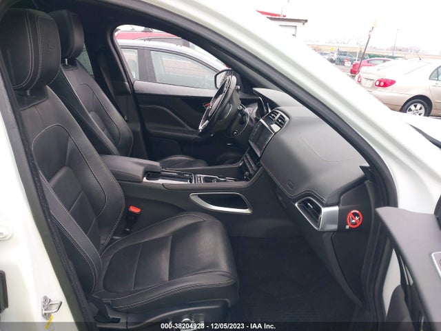 2018 JAGUAR F-PACE SADCM2FV4JA244959 Photo 4