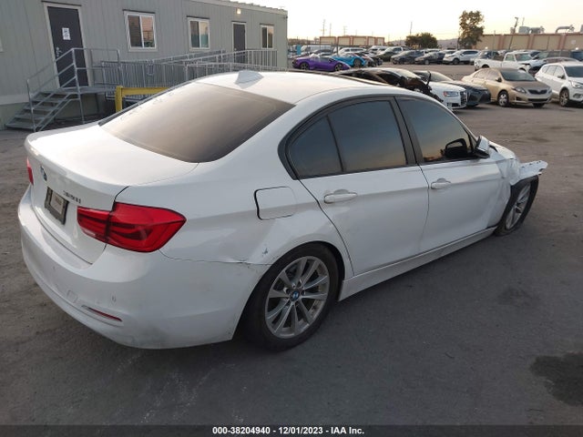 BMW 320i 2017 WBA8E1G32HNU16864 Image 4