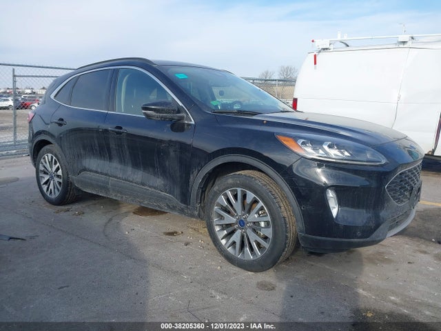 1FMCU9DZ0LUC35120 Ford Escape Titanium Hybrid