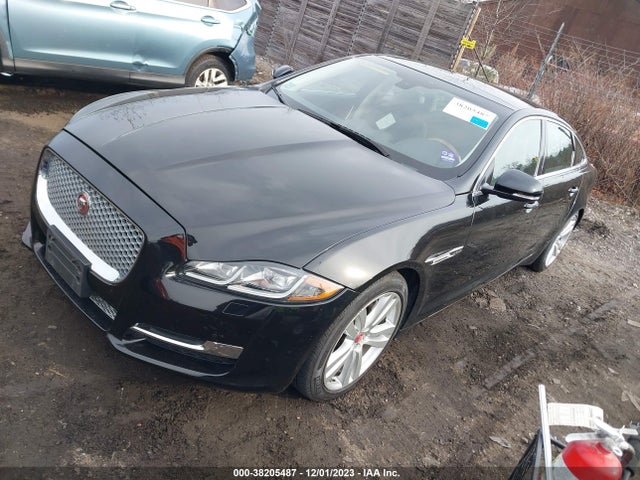 2017 JAGUAR XJ SAJWJ2GD9H8W08724 Photo 1