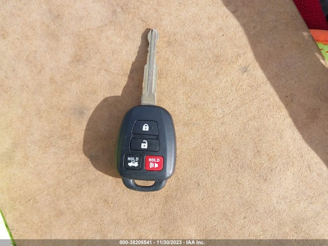 Toyota COROLLA LE 2018 5YFBURHE0JP831006 Image 11