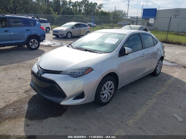 Toyota COROLLA LE 2018 5YFBURHE0JP831006 Image 2