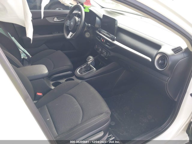 2021 KIA FORTE LXS VIN: 3KPF24AD9ME372172