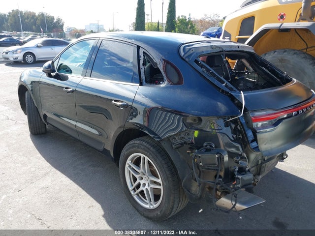 2020 PORSCHE MACAN WP1AA2A55LLB03875 Photo 2