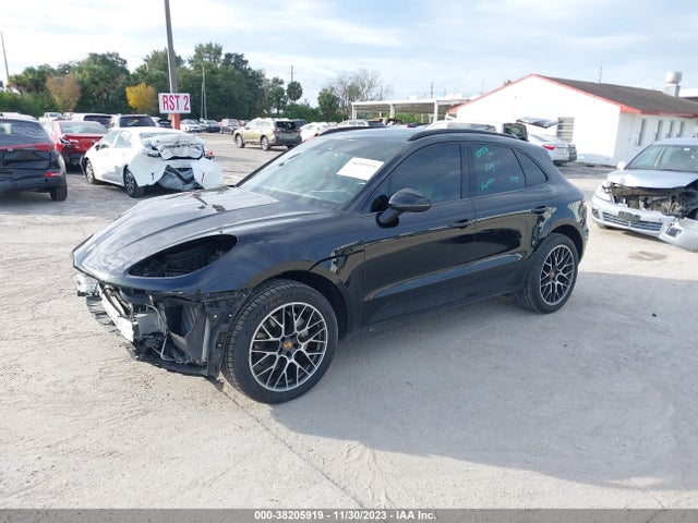2017 PORSCHE MACAN WP1AB2A59HLB18786 Photo 1