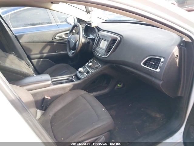 Chrysler 200 Limited 2015 1C3CCCAB2FN721099 Image 5