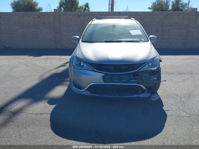 2018 CHRYSLER PACIFICA TOURING L VIN: 2C4RC1BG9JR130638