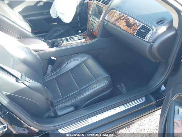 2011 JAGUAR XK SAJWA4EC4BMB39761 Photo 4