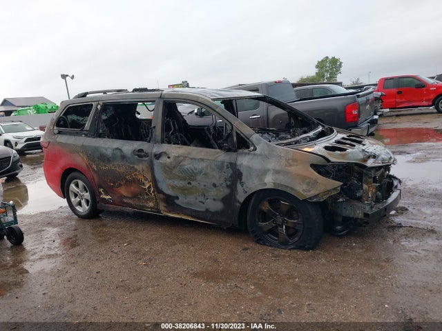 Toyota Sienna Le 8 Passenger 2019 5TDKZ3DC1KS977121 Image 12