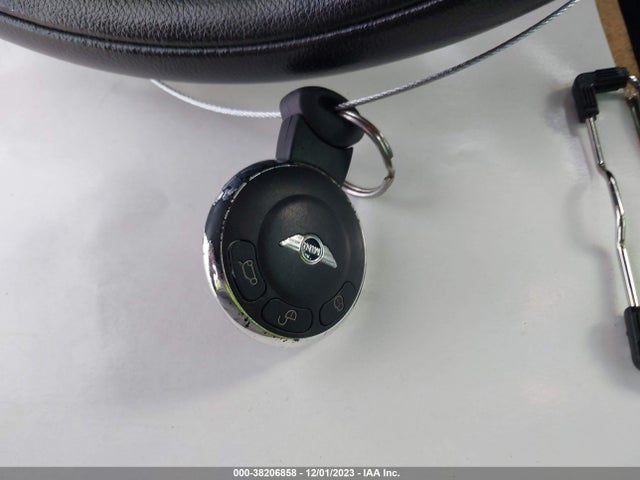 2011 MINI COOPER WMWZN3C50BTZ78420 Photo 10