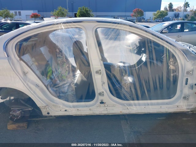 Chevrolet SS 2017 6G3F25RW4HL300212 Image 12