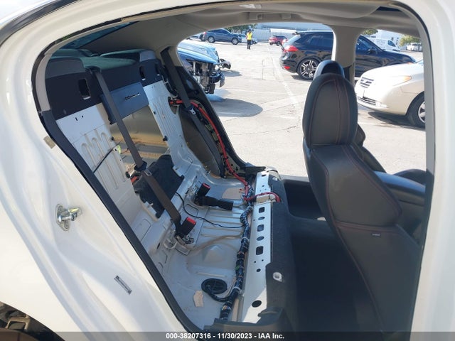 Chevrolet SS 2017 6G3F25RW4HL300212 Image 8