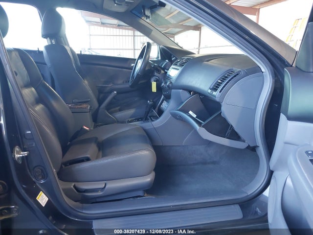 2005 HONDA ACCORD 2.4 EX VIN: 1HGCM56855A092172
