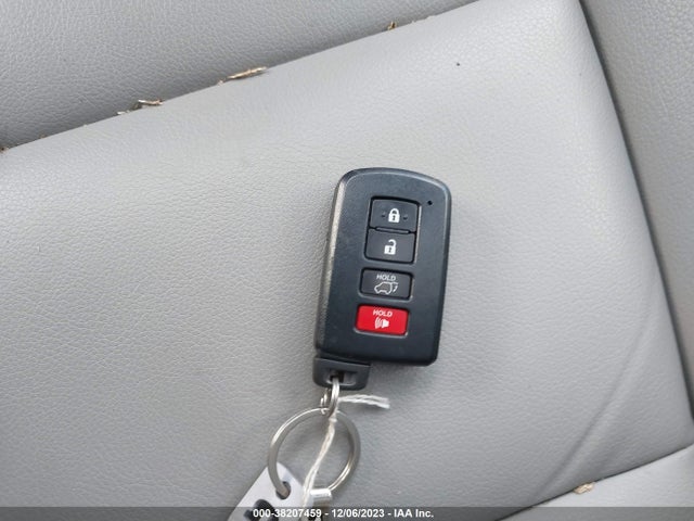 2016 TOYOTA RAV4 HYBRID LIMITED VIN: JTMDJREV8GD033550