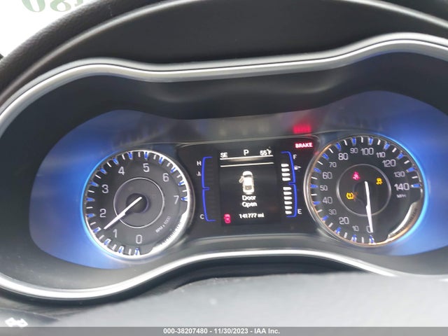 2015 Chrysler 200 Limited მანქანა იყიდება აუქციონზე, vin: 1C3CCCAB6FN707531, აუქციონის ნომერი: 38207480