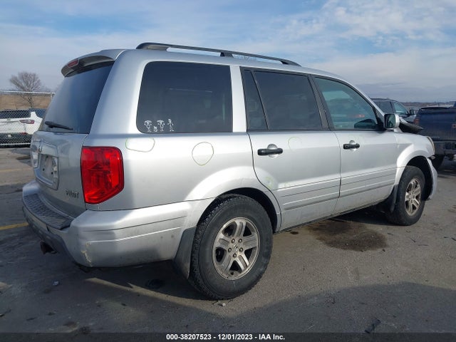 2005 HONDA PILOT EX VIN: 5FNYF18405B060870
