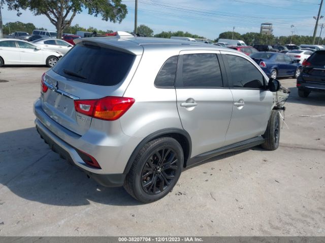 2018 MITSUBISHI OUTLANDER SPORT JA4AP3AU2JU006910 Photo 3